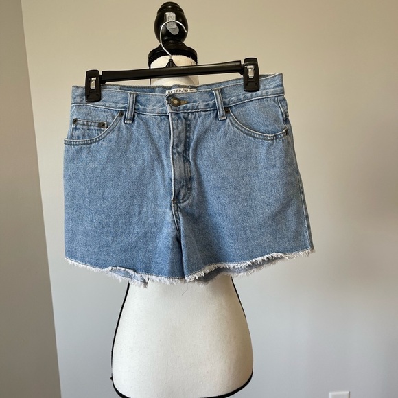 Bugle Boy denim jean shorts light wash fray hem size 6 summer festival concert - Picture 10 of 13